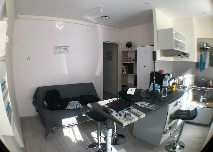 Appartement Lisieux Calme Tres Bien Equipe